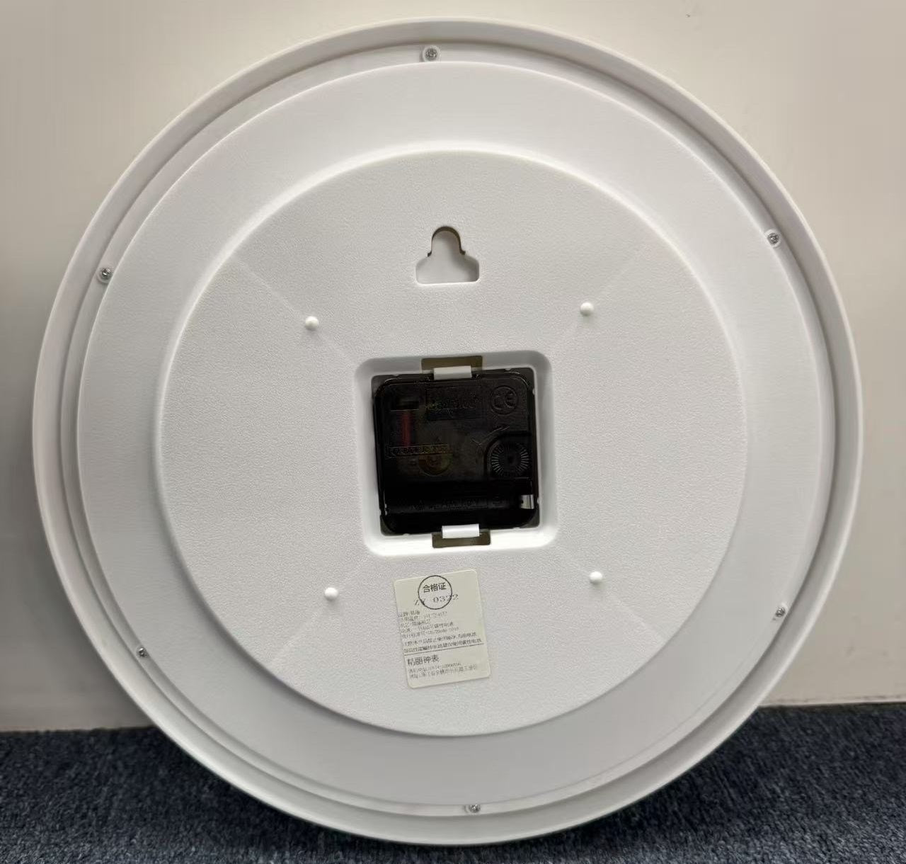 12’’ WALL CLOCK ROUND - NO Tick Tock - White